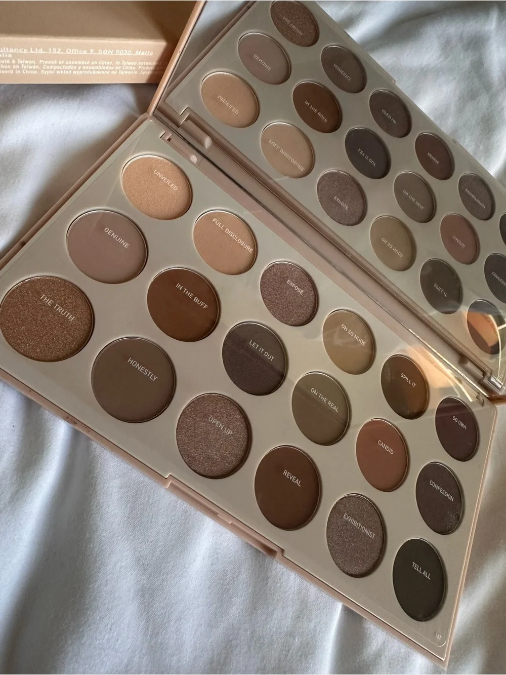 Morphe Truth Or Bare 18T Palette — Nude Blush Tones